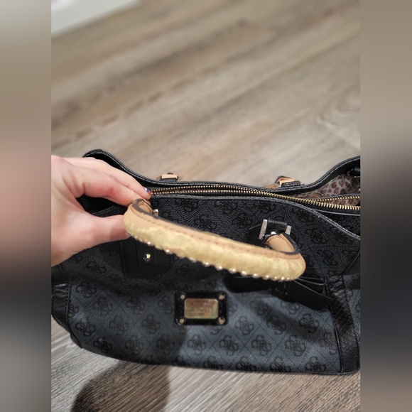 GUESS black and tan purse - Picture 5 of 16
